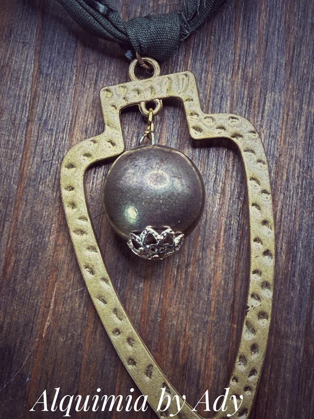 Sculptural Gold-Tone Pendant Necklace with Brown Stone